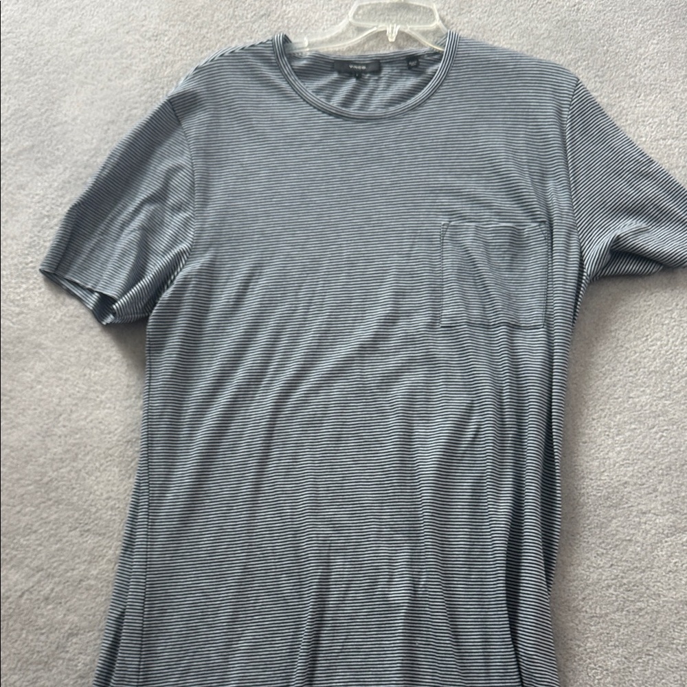 Vince Men's Black and White Striped Tee